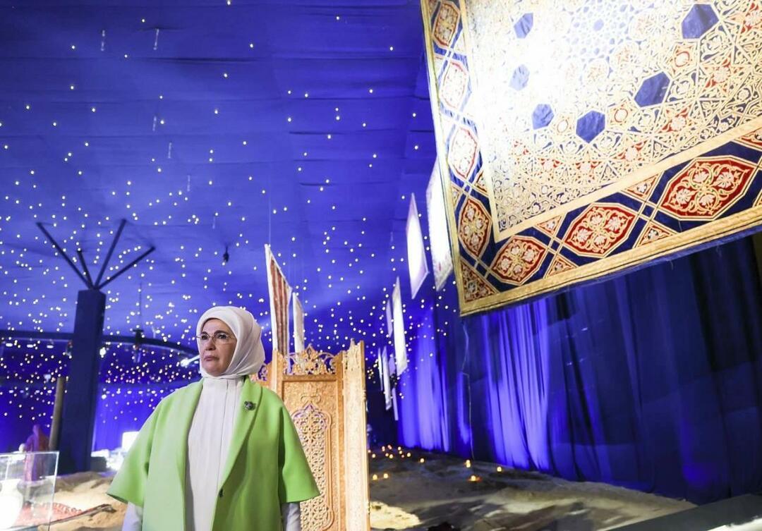Emine Erdoğan kiersi Expo-messualueella Samarkandissa