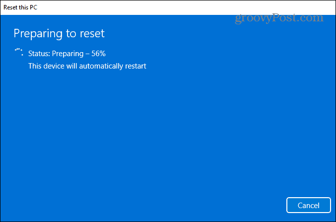 valmistautuu käynnistämään Windows 11 uudelleen