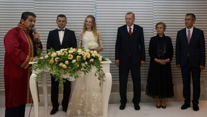 Presidentti Erdogan liittyi kahden parin hääihin