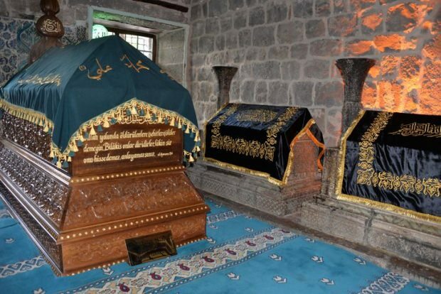Diyarbakir-naiset neulottiin profeettojen haudoille