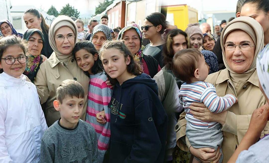 Emine Erdoğan tapasi maanjäristyksen uhreja Hatayssa