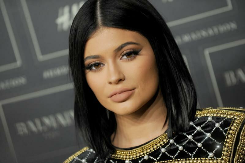 Skandaali muutos Kylie Jenneriltä! Aloittaa lahjoituksen kuuluisalle meikkitaiteilijalle, joka joutui onnettomuuteen
