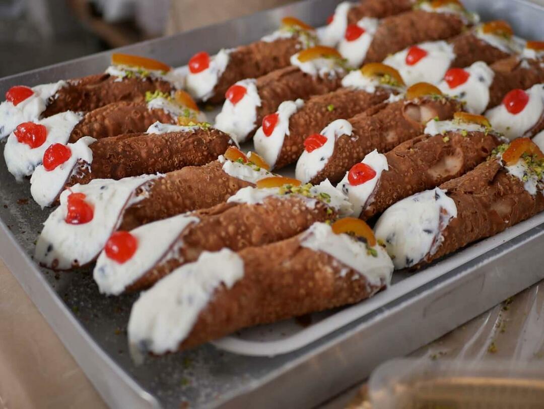 Mikä on cannoli ja miten se valmistetaan? Italialainen jälkiruoka rypsiresepti