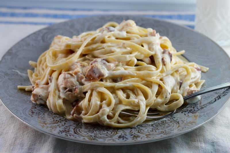 Kuinka italialaista pastaa valmistetaan? Vinkkejä Spaghetti Carbonaran valmistamiseen