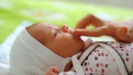 Luonnolliset parannuskeinot, jotka aiheuttavat aftahaavoja vauvoille! Kuinka aftahaavat kulkevat?