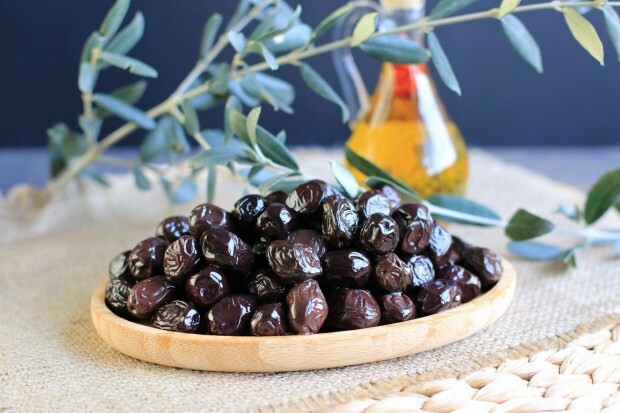 Mustat oliivit