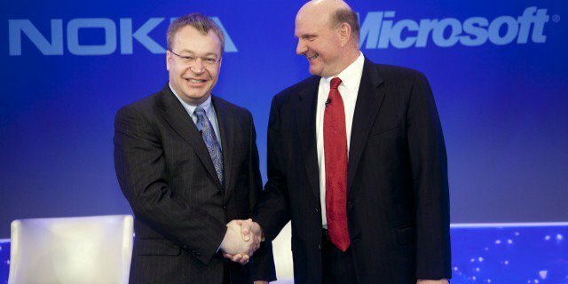 Microsoft ostaa Nokian laitteita ja palveluita, Stephen Elop palaa Microsoftille