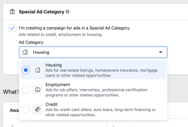 Facebookin erityiset mainosluokka-asetukset avattavassa mainosryhmän valikossa