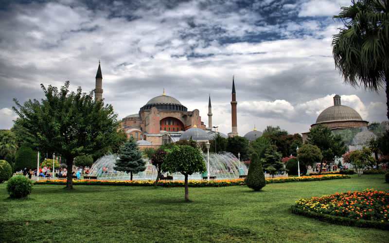 Missä on Hagia Sofian moskeija?