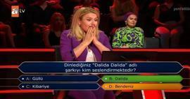 Mitä tapahtui elokuvassa Who Wants To Be A Millionaire, kun kilpailija luotti yleisöön!