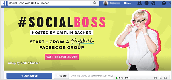 Caitlin Bacherin isännöimässä Social Bossin Facebook-ryhmän kansikuvassa on keltainen tausta, tekstissä vaaleanpunaiset aksentit ja valokuva Caitlinistä, joka vetää paitansa kauluksen.