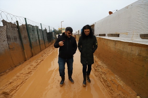 Murat Kekilli vieraili pakolaisleireillä Syyriassa