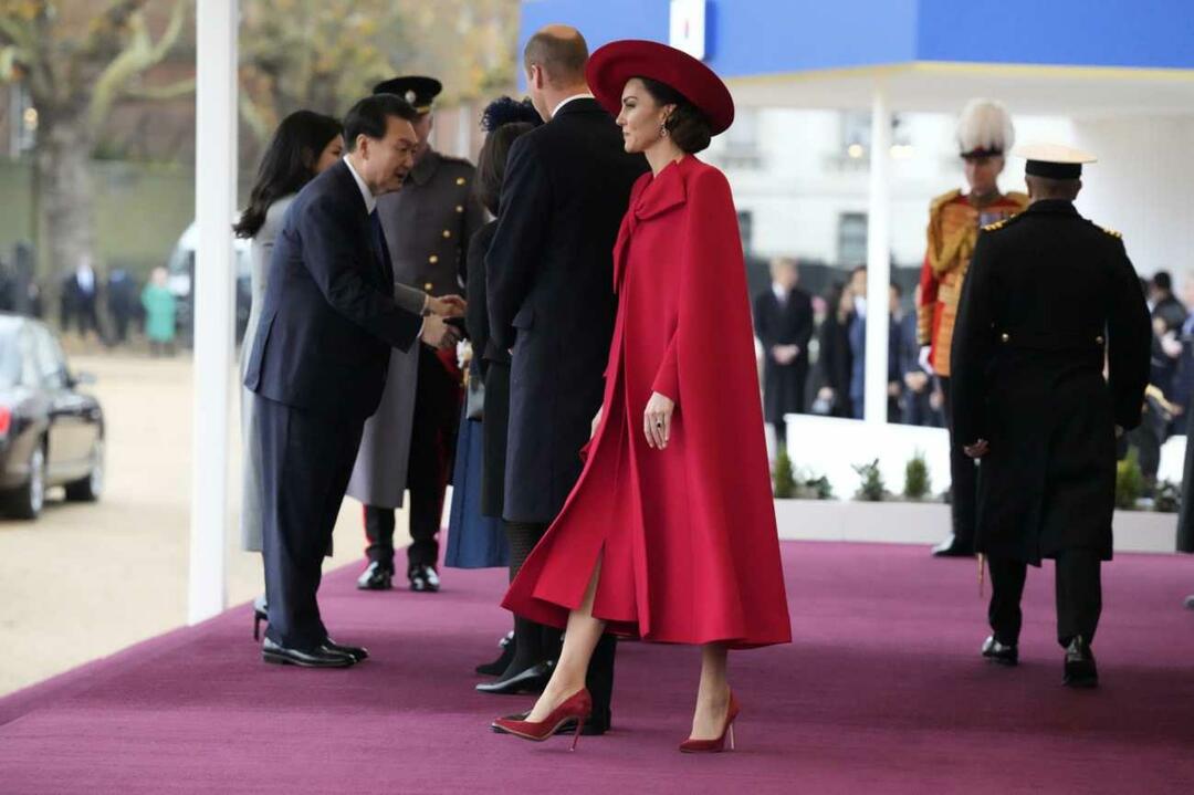 Kate Middletonin punainen mekko