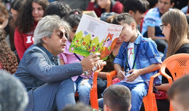 Kirja-ystävät tapasivat Taksim-aukiolla