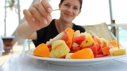 Milloin syödä hedelmiä ruokavaliossa? Saako myöhäinen hedelmien syöminen painoa?