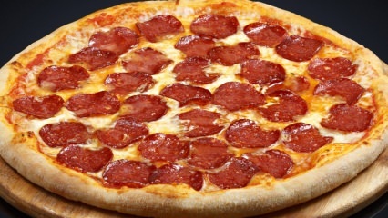 Kuinka tehdä helpoin pepperoni-pizza? Pizzavalmistuksen temppuja