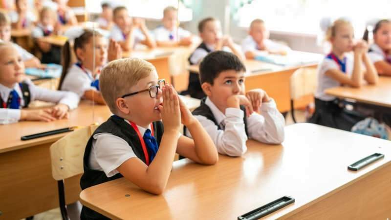 2020-koulujen tarkka aloituspäivämäärä! Kuinka kouluun menevät lapset tulisi suojata virukselta?