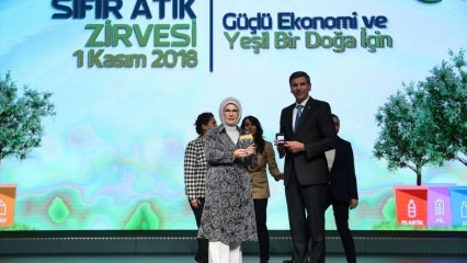 Ensimmäinen rouva Erdoğan: Roska-auto ei pääse Kulliyeen