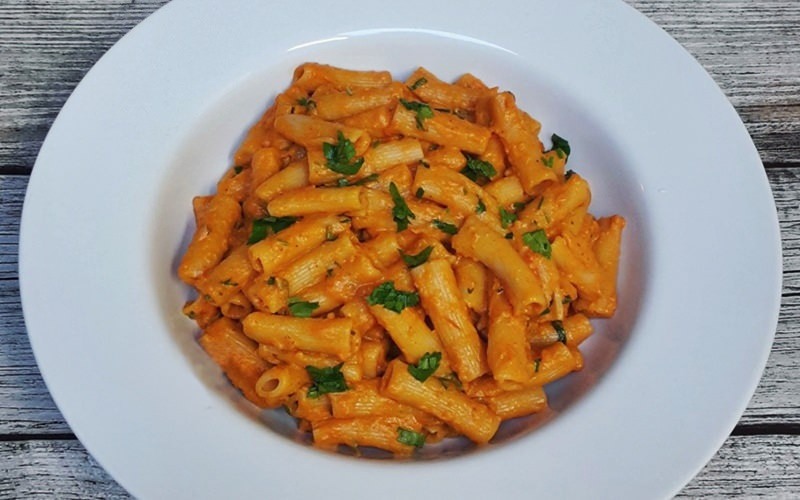 Kuinka Gigi Hadid -pasta valmistetaan? Gigi Hadid tomaattipasta resepti