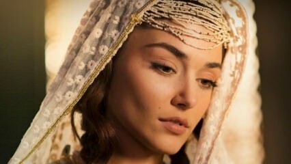 Silmiinpistäviä kuvia Hande Erçeliltä, ​​joka on Mest-i Aşkin elokuvan "Mevlana" näyttelijä!