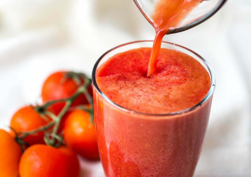 lasi tomaattimehua puhdistaa tulehduksen kehossa
