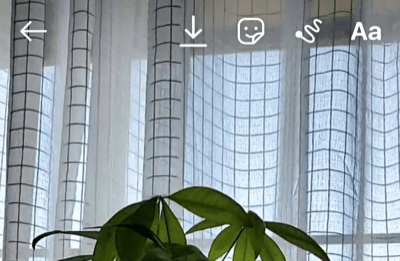 Instagramin rullien työkalurivi, joka näyttää valikkovaihtoehdot, mukaan lukien mahdollisuus tallentaa videoleike kamerarullallesi