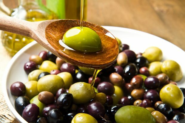Mitä hyötyä oliivista on? Kuinka oliivilehdet kulutetaan? Jos nielet oliivin siemeniä ...