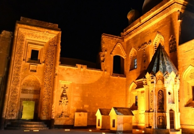 İshak Pashan palatsi