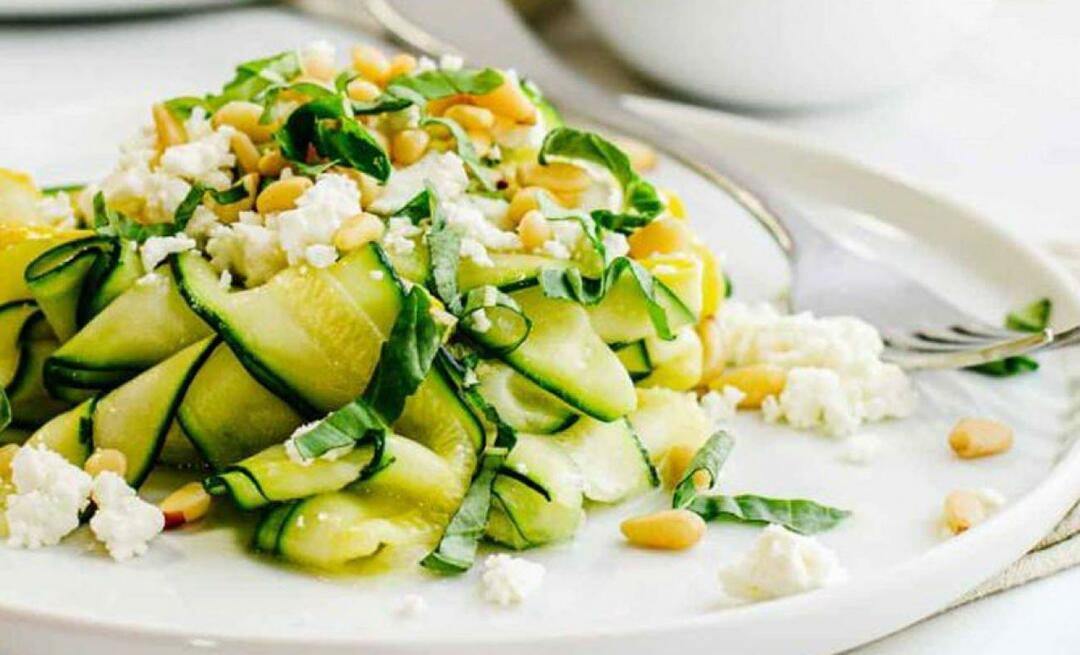 Kuinka tehdä kesäkurpitsasalaattia maapähkinöillä? Tämä salaatti pitää sinut kylläisenä kuusi tuntia!