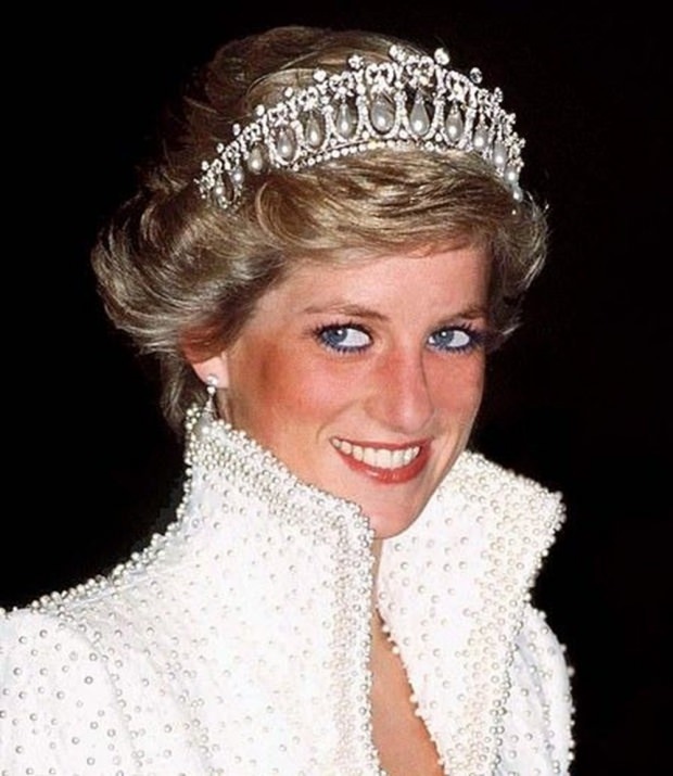 Kate Middleton käytti prinsessa Dianan kruunua