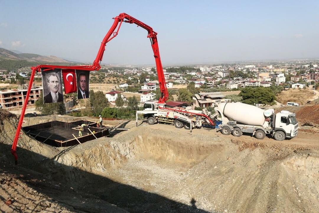  Lastenkodit, joiden perustukset luotiin Hatayssa ja Adıyamanissa