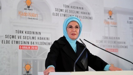 Ensimmäinen rouva Erdoğan osallistui naisten oikeuksien päivään