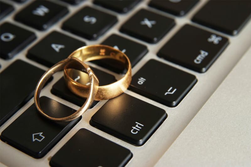 Onko Internet-avioliitto sallittu? Naimisiin tapaamalla verkossa