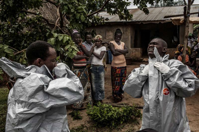 Ebola Afrikassa aiheutti pelkoa ja paniikkia