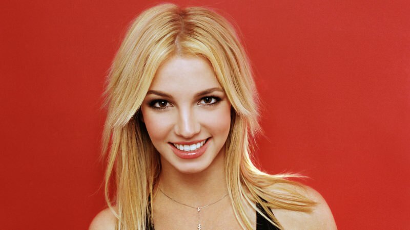 Maailmankuulu laulaja Britney Spears poltti kotinsa! Kuka on Britney Spears?