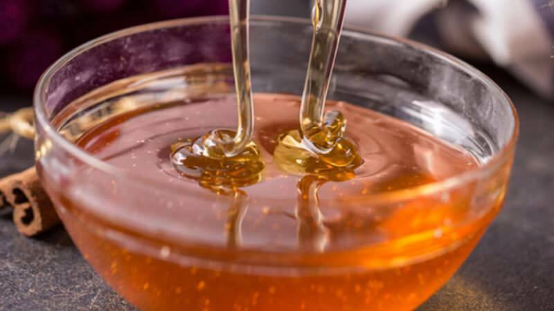 Kuinka ymmärtää aitoa hunajaa? Kuinka valita hunaja? Temppuja väärennetyn hunajan havaitsemiseksi