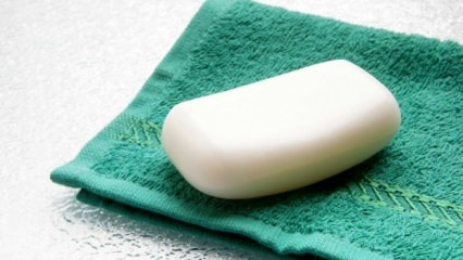 Kuinka puhdistaa saippua- ja pesuaine tahrat?