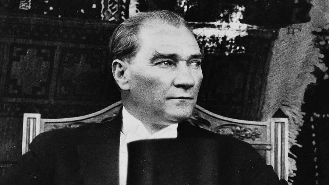 Mustafa Kemal Atatürkin mustavalkoiset neliöt
