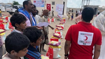 Ruoka-apu Jemenin maahanmuuttajille Turkin Punaisesta Puolikuusta