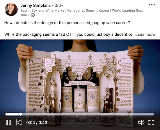 esimerkki Jenny Simpkinsin linkedin-videosta, joka osoittaa, miten viinipakkauksen sisäänrakennettua yksityiskohtaista pakkausta voidaan käyttää