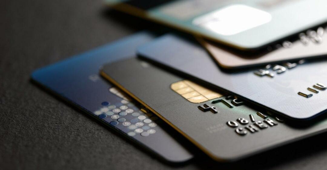 Uusi aikakausi luottokorttien käyttäjille! Kuinka saada luottokorttimaksun hyvitys?