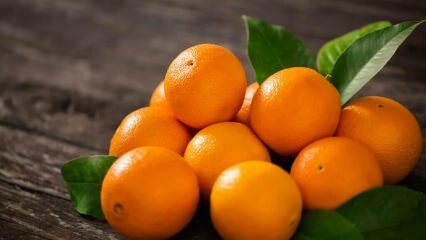 Oranssi naamio selluliitin poistamiseksi