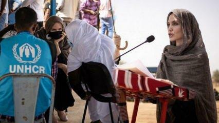 Angelina Jolie vierailee pakolaisleirillä