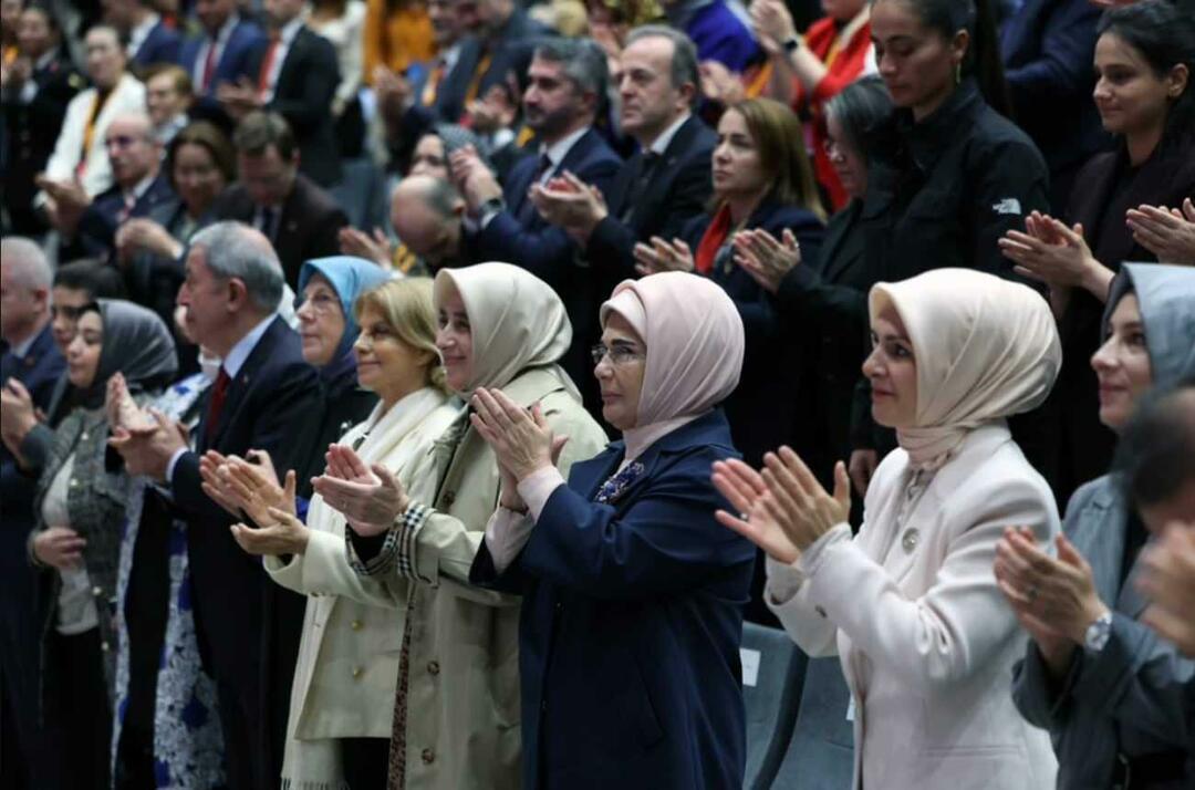 Ensimmäinen nainen Erdoğanin erityinen viesti kansainväliselle naisiin kohdistuvan väkivallan poistamisen päivälle!