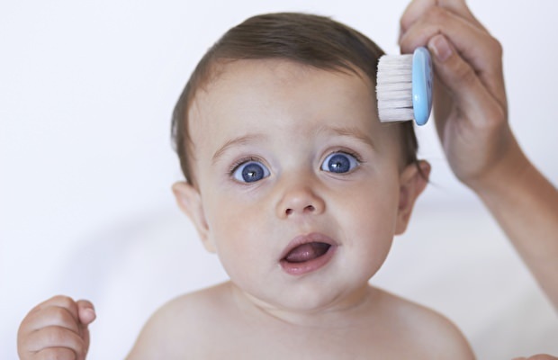 Kuinka vauvan hiusten hoidon pitäisi olla?