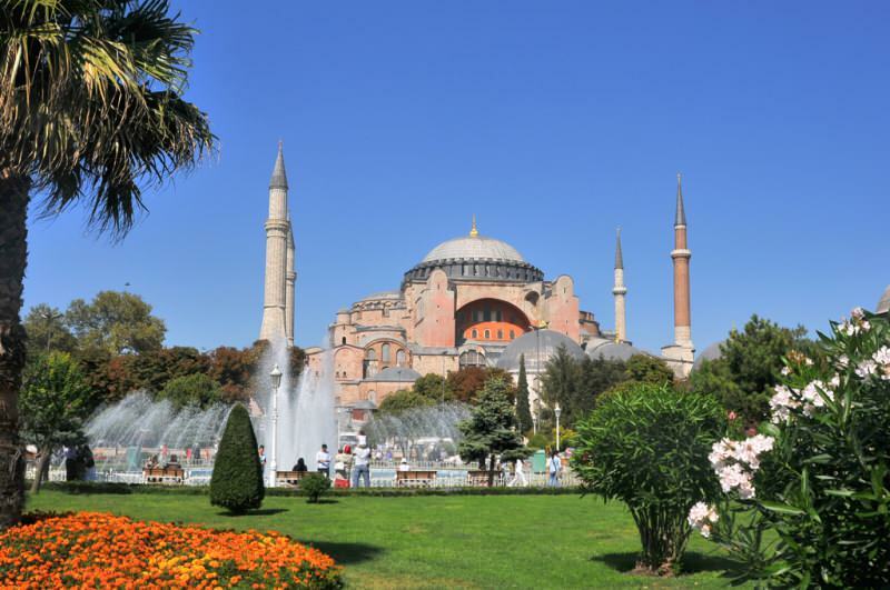 Jaa Hagia Sophia Uğur Işılakista: "Olkoon sulttaanin henki onnellinen ..."