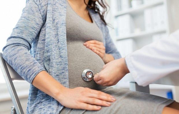 Mitä raskausmyrkytys tarkoittaa? Preeklampsian syyt ja oireet raskauden aikana