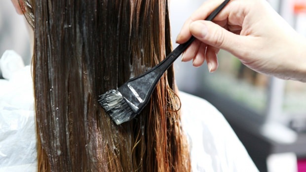 Kuinka värjätä hiusväriainetta? Yrttiliuos-ehdotukset hiusvärin tyhjentämiseksi