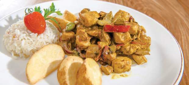 Kuinka tehdä curry-kanaa helposti kotona?