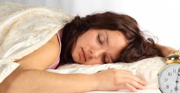 olosuhteet, jotka aiheuttavat hikoilua unen aikana yöllä